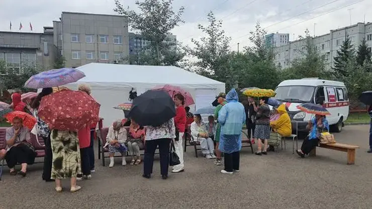 125 человек за два дня прошли мини-диспансеризацию в Октябрьском районе Красноярска