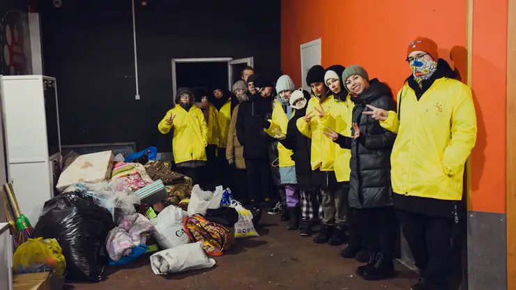 Красноярцы в рамках акции «Дай лапу, друг!» пожертвовали бездомным собакам 227 кг еды