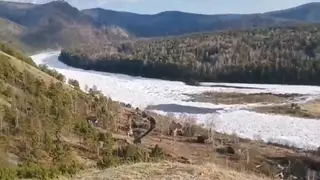 На реке Мане в Красноярском края начался ледоход