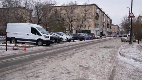 Парковке на Красной Армии вернули статус бесплатной