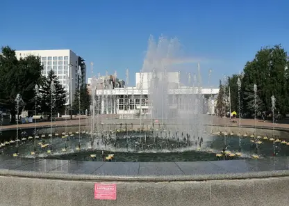 В День знаний фонтан на Театральной площади исполнит детские и школьные песни