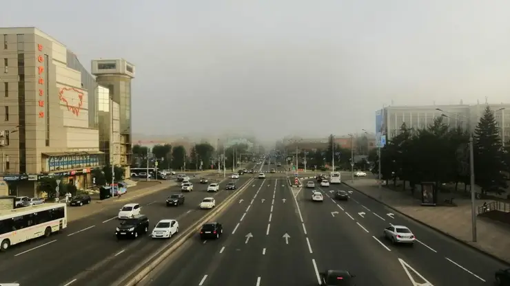 В Красноярске таксист из-за пробки высадил пассажира на полпути