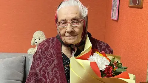 В Красноярске 100-летний юбилей отметила ветеран Великой Отечественной войны Александра Фомичева