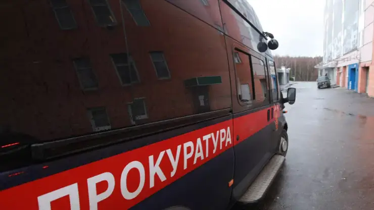 В Красноярске жители Октябрьского района через прокуратуру и суд добились ремонта подъездов