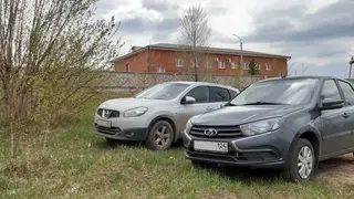 Житель Красноярска заплатит 51 тыс. рублей за парковку на газоне
