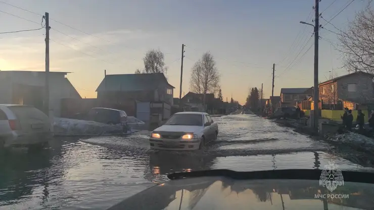 В Красноярском крае в связи с прохождением паводка остаются затопленными 4 приусадебных участка