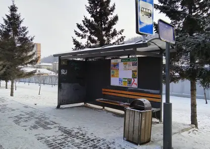 В Красноярске на 80 остановочных павильонах установили стальные панели для борьбы с вандалами