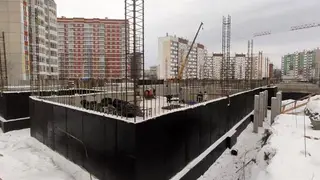 Завершается строительство цокольного этажа школы в Северном Красноярска