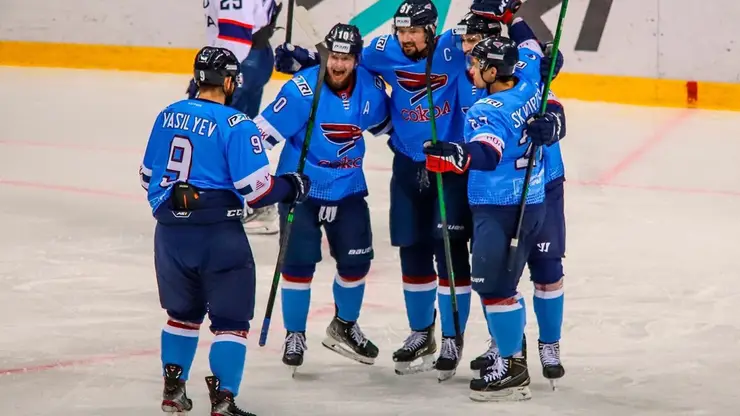 Хоккеисты «Сокола» одержали в Красноярске вторую победу в ВХЛ