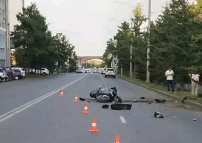 На улице Дубровинского в Красноярске насмерть разбился мотоциклист