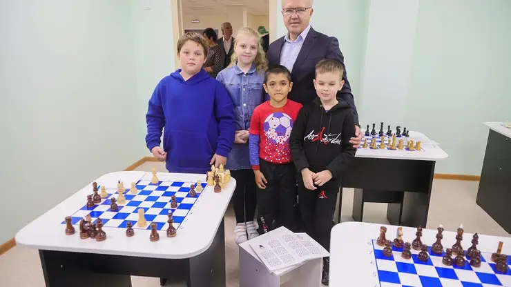 Губернатор Красноярского края Александр Усс посетил школу в Иланском районе