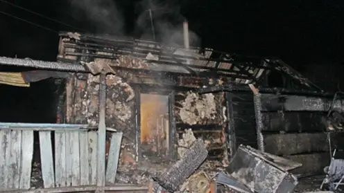В Алтайском крае 4-летний мальчик погиб при пожаре в доме