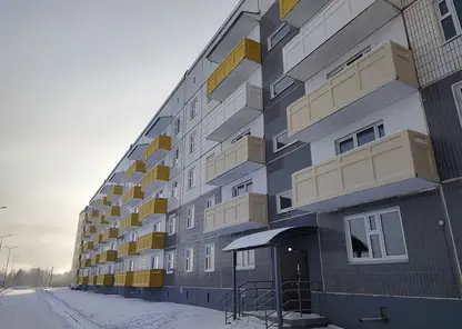 В Лесосибирске 649 жителей аварийных домов получили ключи от новых квартир