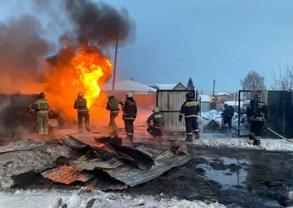Цистерна с бензином сгорела в частном секторе Новосибирска