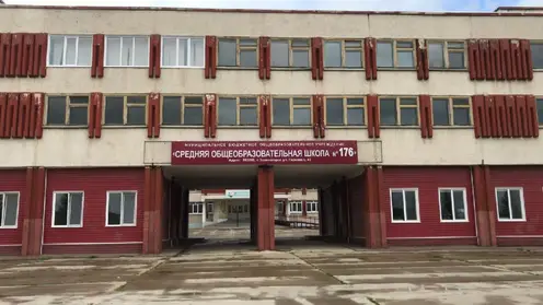 В Зеленогорске при ремонте школы № 167 используют некачественные материалы