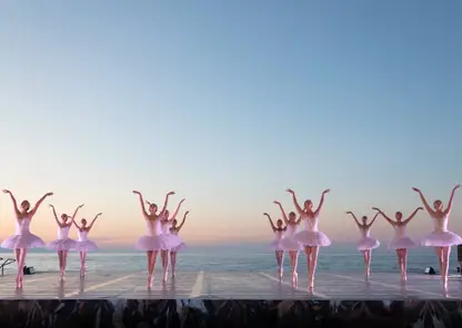 «Балет на Байкале»: танцы на фоне священного озера привлекли сотни тысяч зрителей