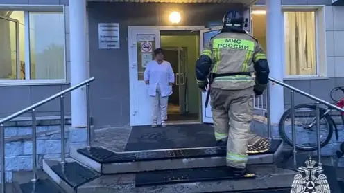 Из горящей больницы в Новосибирске эвакуировали 68 пациентов