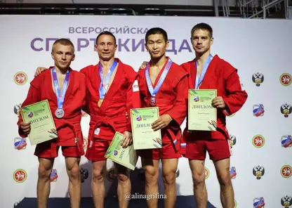 Красноярские самбисты выиграли две медали на Спартакиаде сильнейших