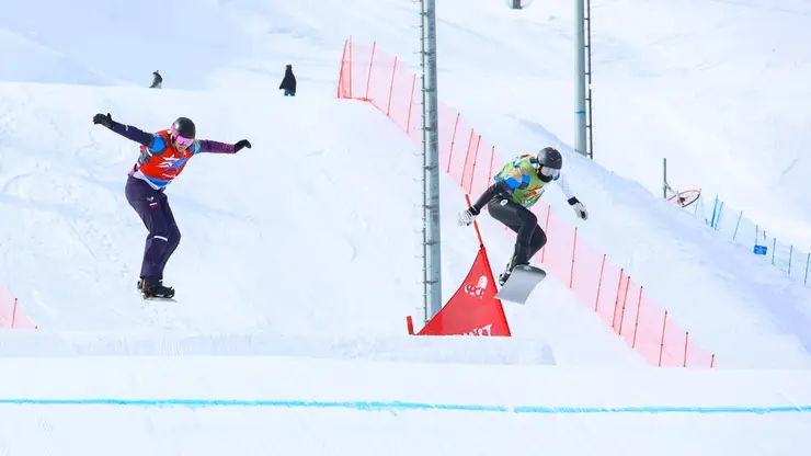 Красноярец Николай Олюнин выиграл две золотые медали на чемпионате России по сноуборд-кроссу