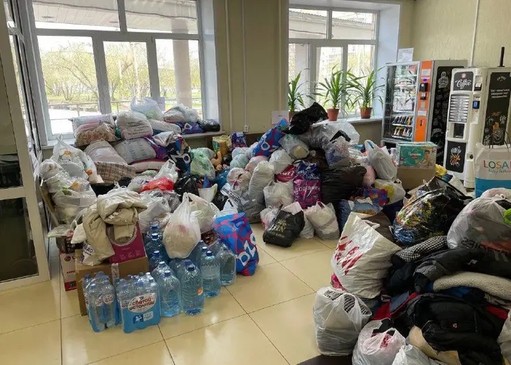 Десятки тонн гуманитарной помощи для погорельцев  собрали за день жители Красноярского края