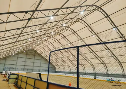 Богучанская ГЭС подарила хоккейному клубу систему освещения катка