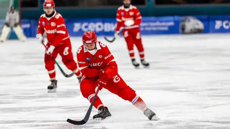 Хоккейный «Енисей» на выезде потерпел поражение от «Динамо»