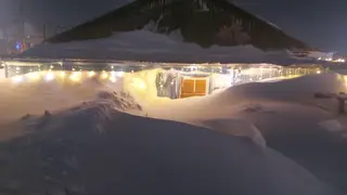 В Якутии за ночь дома замело снегом под самые крыши