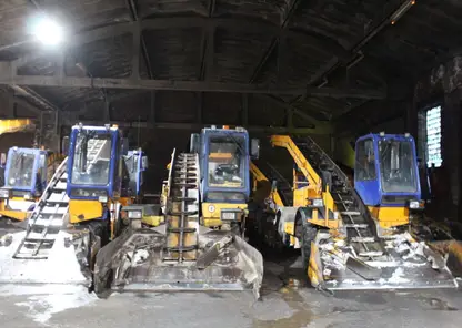 В Красноярске из-за морозов с рейса сняли 50 снегоуборочных машин