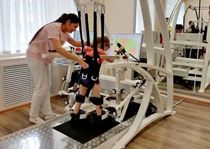 В ачинскую больницу поступило новейшее реабилитационное оборудование для детей