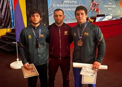 Красноярские спортсмены выиграли две медали на международном турнире по греко-римской борьбе