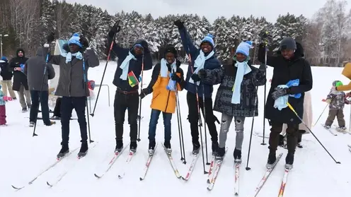 РУСАЛ вместе с Эн+ и Федерацией лыжных гонок России организовали День спорта «На лыжи!» в Красноярске