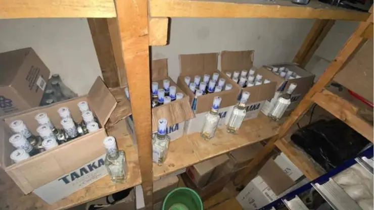 Более 5 тыс. бутылок поддельной водки обнаружили полицейские в Якутии