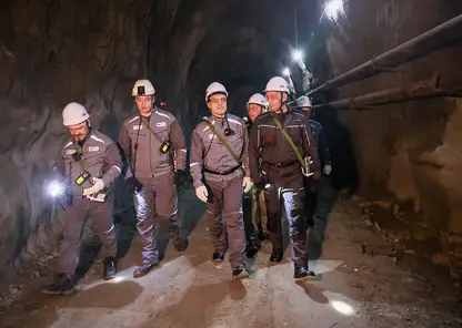 Михаил Котюков пообщался с сотрудниками рудника «Скалистый» на глубине почти 2 км