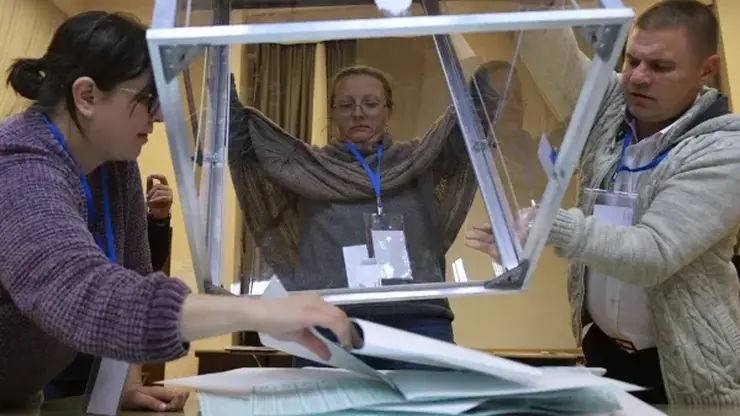 Крайизбирком подсчитал число проголосовавших к 15 часам на выборах губернатора Красноярского края