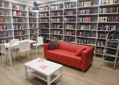 В Советском районе Красноярска открыли обновленную библиотеку имени Михаила Светлова