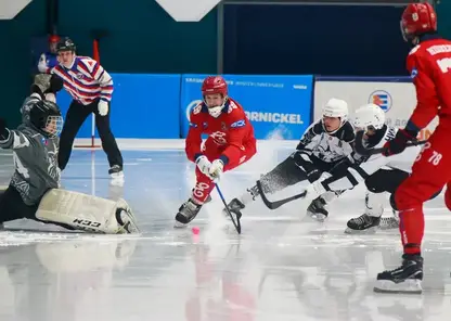 Хоккейный «Енисей» нанес разгромное поражение «Волге» на домашнем стадионе
