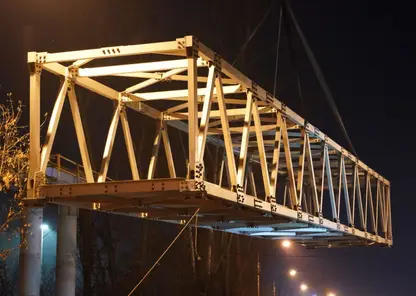 В Красноярске на Семафорной появилась первая часть будущего пешеходного моста