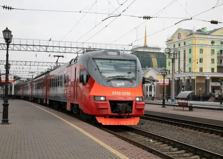 Расписание электропоездов Красноярской железной дороги изменится в связи с празднованием Дня России