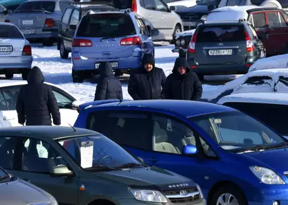 В Красноярске с ул. Горького просят убрать припаркованные автомобили