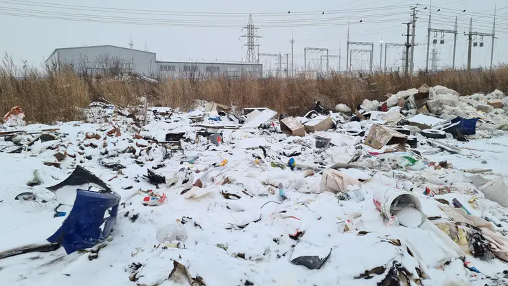 Около 150 КамАЗов мусора вывезут с ул. Петра Подзолкова в Красноярске
