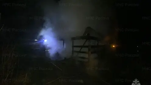 В Горно-Алтайске из-за позднего оповещения о пожаре сгорел частный дом