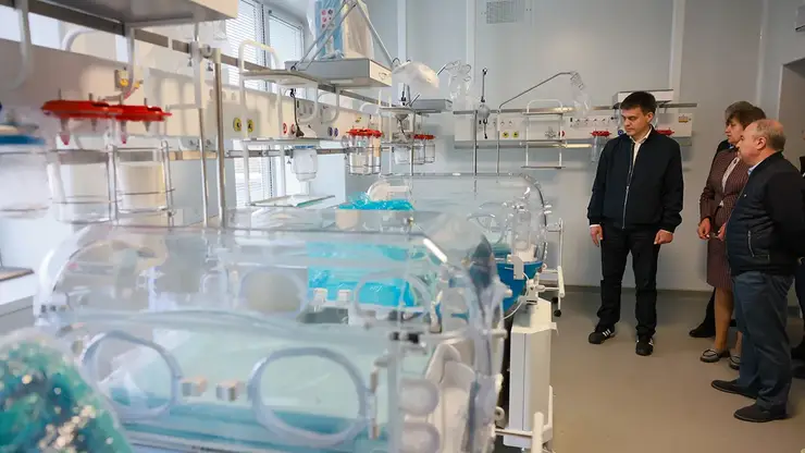 Руководитель Красноярского края Михаил Котюков предложил создать аллею новорожденных в Енисейске