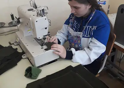 В Красноярском крае студенты шьют одежду для военнослужащих