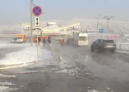Возле Центрального рынка в Красноярске потоп 