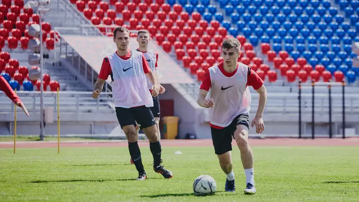 Футболист красноярского «Енисея» Никита Раздорских вернулся в общую группу