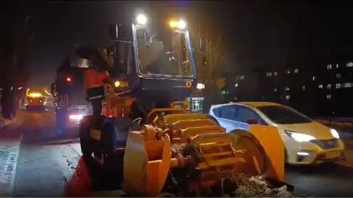 181 единицу техники вывели ночью на улицы Красноярска