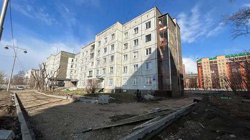 В Свердловском районе Красноярска начали ремонтировать дворы
