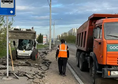 В Красноярске в этом году обновят тротуары на пр. Комсомольский