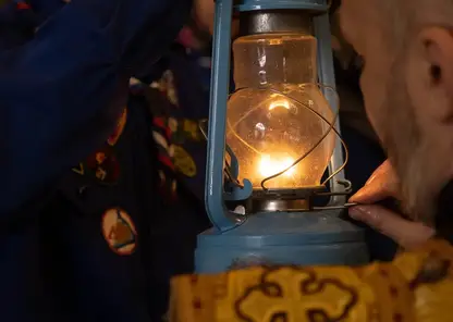 Лампаду с частицей Вифлеемского огня доставили в Красноярск