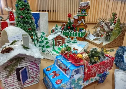 В Красноярске жители Ленинского района могут принять участие в конкурсе на лучшую новогоднюю игрушку